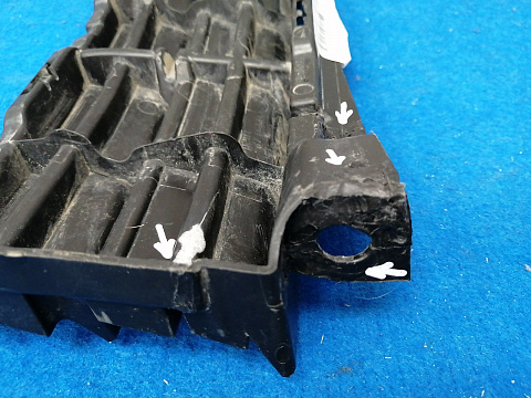 Фотография детали AA028055; Заглушка решетки переднего бампера левая (53128-42080) для Toyota Rav4 40 рест. (2015 — 2019)/БУ; Оригинал; Р1, Мелкий дефект; . Фото номер 5