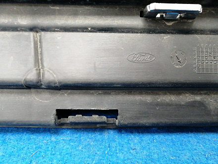 AA032249; Решетка радиатора (DS73-8150-J) для Ford Mondeo/БУ; Оригинал; Р1, Мелкий дефект; 