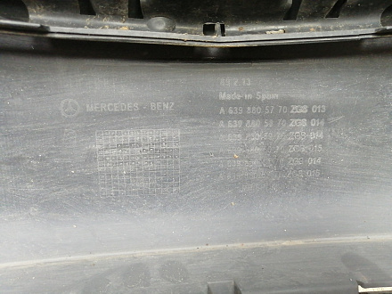 AA044556; Бампер передний; под паркт.; под омыват. (A6398805770) для Mercedes-Benz Viano I (W639) (2010-2014)/БУ; Оригинал; Р1, Мелкий дефект; 