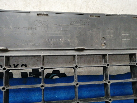 AA032258; Решетка переднего бампера (7S71-17B968-B) для Ford Mondeo/БУ; Оригинал; Р1, Мелкий дефект; 