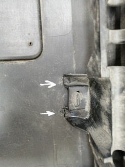 AA029443; Бампер передний; без паркт.; без омыват. (2K5807221A) для Volkswagen Caddy III рест. (2010-2015)/БУ; Оригинал; Р1, Мелкий дефект; 