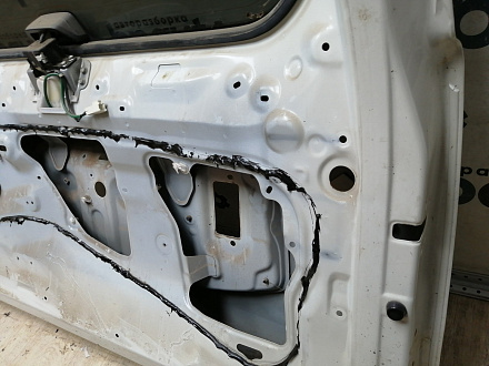 AA045271; Крышка багажника (67005-60F50) для Lexus GX460/БУ; Оригинал; Р1, Мелкий дефект; 