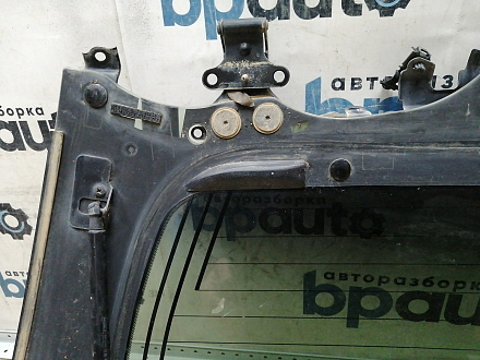 AA045272; Стекло крышки багажника (68105-60190)/БУ; Оригинал; Р1, Мелкий дефект; 