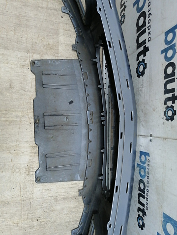 Фотография детали AA045368; Бампер передний; без паркт.; под омыват. (13225746) для Opel Astra/БУ; Оригинал; Р1, Мелкий дефект; . Фото номер 13