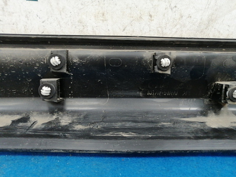 Фотография детали AA035367; Накладка передней правой двери (KB7W-51RA1) для Mazda CX-5 II (2017-2021)/БУ; Оригинал; Р1, Мелкий дефект; . Фото номер 11