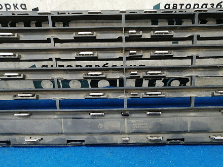 AA032250; Решетка радиатора (DS73-8150-J) для Ford Mondeo/БУ; Оригинал; Р1, Мелкий дефект; 