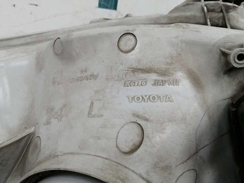 Фотография детали AA021157; Фара галоген левая (81170-26570) для Toyota Hiace H 200 рест. (2010-2014)/БУ; Оригинал; Р2, Удовлетворительное; . Фото номер 11