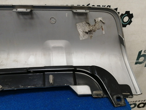 Фотография детали AA038728; Накладка заднего бампера (FK72-17F954-A) для Land Rover Discovery Sport I L550 (2014 - 2019)/БУ; Оригинал; Р1, Мелкий дефект; . Фото номер 7