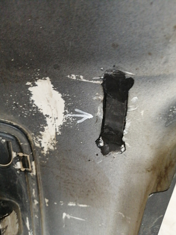 Фотография детали AA038177; Бампер передний; без паркт.; под омыват. (4M51-17757-A) для Ford Focus/БУ; Оригинал; Р1, Мелкий дефект; . Фото номер 17