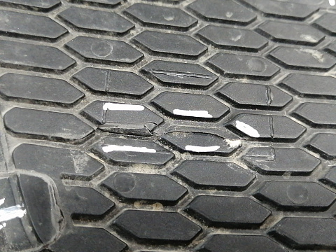 Фотография детали AA045557; Решетка заднего бампера левая; под паркт. (86661-A2610) для Kia CEED/БУ; Оригинал; Р1, Мелкий дефект; . Фото номер 10