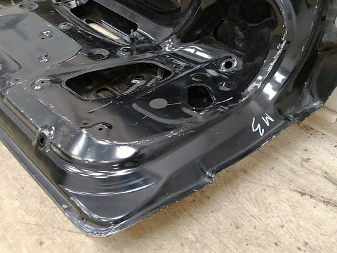 Фотография детали AA037978; Крышка багажника (BNYV-5261X) для Mazda 3 BK/БУ; Оригинал; Р2, Удовлетворительное; . Фото номер 16