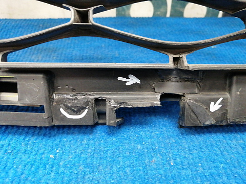 Фотография детали AA038717; Решетка переднего бампера (EH45-501T1) для Mazda CX-7 I рест. (2009-2012)/БУ; Оригинал; Р2, Удовлетворительное; . Фото номер 22