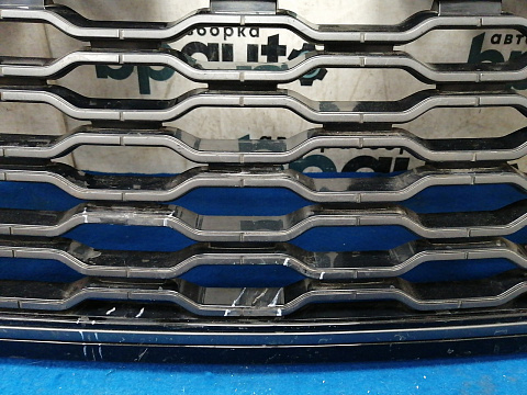 Фотография детали AA033727; Решетка радиатора (JK52-8200-BC) для Land Rover Range Rover IV рест. L405 (2017- н.в.)/БУ; Оригинал; Р2, Удовлетворительное; . Фото номер 5