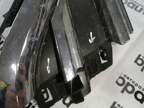 Фотография детали AA045543; Решетка переднего бампера под фарой, правая (760 853 598 A) для Volkswagen Touareg III (2018- 2023)/БУ; Оригинал; Р2, Удовлетворительное; . Фото номер 6