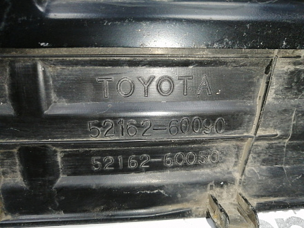 AA045210; Накладка заднего бампера, широкая (52162-60090 /50) для Toyota Land Cruiser Prado/БУ; Оригинал; Р1, Мелкий дефект;