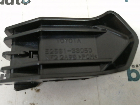 Фотография детали AA038265; Кронштейн крепления заднего бампера под фонарем левый=правый (52561-33050) для Toyota Camry/Нов; Оригинал; . Фото номер 2