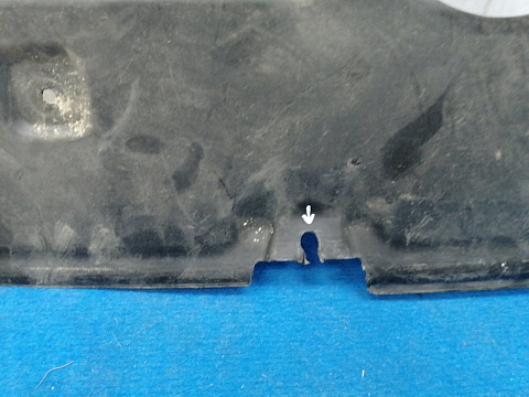 Фотография детали AA016559; Пыльник моторного отсека (51410-42030) для Toyota Rav4/БУ; Оригинал; Р1, Мелкий дефект; . Фото номер 3