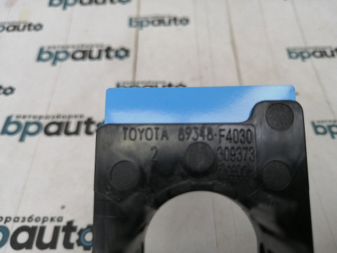Фотография детали AA022995; Кронштейн парктроника (89348-F4030) для Toyota/Нов; Оригинал; . Фото номер 2