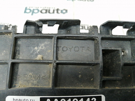 AA019143; Кронштейн переднего бампера левый (52116-60181) для Toyota Land Cruiser/БУ; Оригинал; Р1, Мелкий дефект; 
