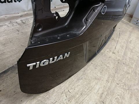 Фотография детали AA038015; Крышка багажника (5NA827025L) для Volkswagen Tiguan/БУ; Оригинал; Р3, Под восстановление; . Фото номер 14