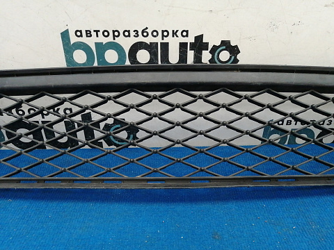 Фотография детали AA037735; Решётка переднего бампера (53112-02250) для Toyota Auris I рест. (2010- 2013)/БУ; Оригинал; Р1, Мелкий дефект; . Фото номер 5