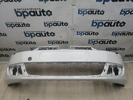 AA045975; Бампер передний; без паркт.; под омыват. (5K0807221) для Volkswagen Golf/БУ; Оригинал; Р1, Мелкий дефект; 