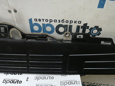 AA045210; Накладка заднего бампера, широкая (52162-60090 /50) для Toyota Land Cruiser Prado/БУ; Оригинал; Р1, Мелкий дефект;