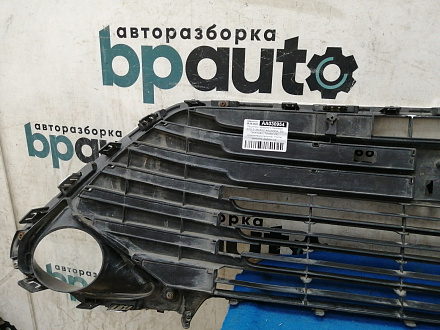 AA030954; Решетка переднего бампера (53112-33160) для Toyota Camry 55 рест. (2014 — 2017)/БУ; Оригинал; Р2, Удовлетворительное; 