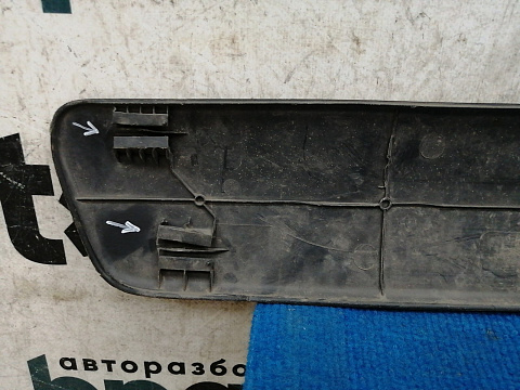Фотография детали AA035527; Молдинг двери передний правый (8450000408) для Lada Largus I (2012 — 2021)/БУ; Оригинал; Р1, Мелкий дефект; . Фото номер 11