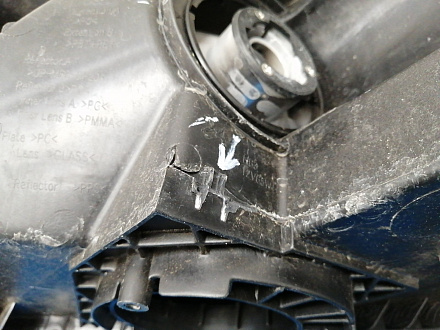 AA035127; Фара правая ксенон (EH10-51030) для Mazda CX-7/БУ; Оригинал; Р1, Мелкий дефект; 