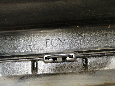 Фотография детали AA038192; Бампер задний; без паркт. (52159-42280) для Toyota Rav4 40 рест. (2015 — 2019)/БУ; Оригинал; Р1, Мелкий дефект; . Фото номер 27