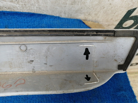 Фотография детали AA030932; Накладка крышки багажника; под камер. (76811-0F060) для Toyota Verso/БУ; Оригинал; Р1, Мелкий дефект; . Фото номер 12