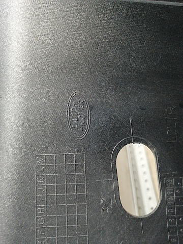 Фотография детали AA045883; Бампер передний, R-DYNAMIC; под паркт.; без омыват. (K8D2-17F775-BB) для Land Rover Range Rover Evoque II (2019- 2023)/БУ; Оригинал; Р1, Мелкий дефект; . Фото номер 26