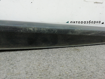 AA010471; Накладка задней левой двери (5757A409) для Mitsubishi Outlander/БУ; Оригинал; Р2, Удовлетворительное; 