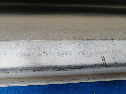 Фотография детали AA030952; Накладка порога правая для Subaru Legacy V (2009-2012)/БУ; Оригинал; Р1, Мелкий дефект; . Фото номер 12