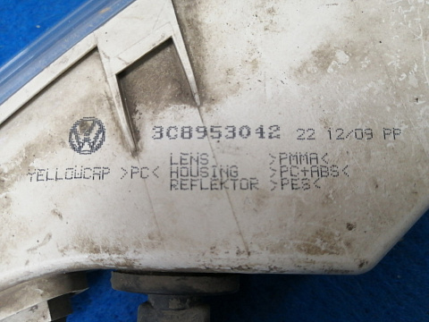Фотография детали AA029939; Повторитель поворота в передний бампер правый (3C8953042) для Volkswagen Passat CC (2008-2012)/БУ; Оригинал; Р0, Хорошее; . Фото номер 4