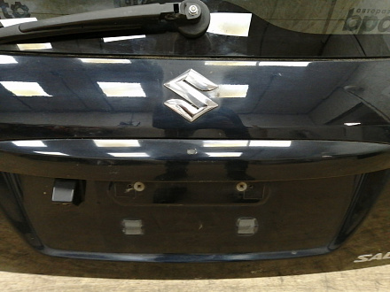 AA037037; Крышка багажника (69100-79J00) для Suzuki SX-4 (2006 — 2013)/БУ; Оригинал; Р1, Мелкий дефект; 