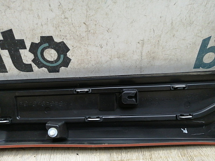 AA045189; Накладка задней правой двери (5757A410) для Mitsubishi Outlander/Нов с деф; Оригинал; Р1, Мелкий дефект; 