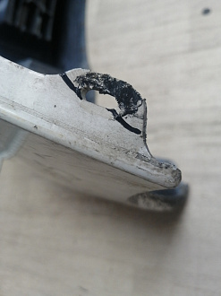 AA045993; Бампер передний; без паркт.; под омыват. (62022-EM00H) для Nissan Tiida/БУ; Оригинал; Р1, Мелкий дефект; 