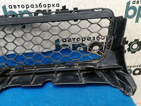 Фотография детали AA033562; Решетка переднего бампера (BR5H-501T1) для Mazda 3 I (BK) рест. Sedan (2006-2009)/БУ; Оригинал; Р1, Мелкий дефект; . Фото номер 13