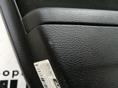 Фотография детали AA022396; Обшивка задней левой двери (BBM4-68-560) для Mazda 3 BL/БУ; Оригинал; Р1, Мелкий дефект; . Фото номер 4