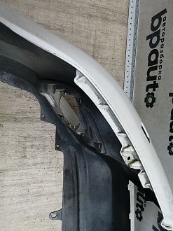 AA044531; Бампер передний; без паркт.; под омыват. (52119-0K840) для Toyota Hilux VIII (2015 - 2020)/БУ; Оригинал; Р1, Мелкий дефект; 