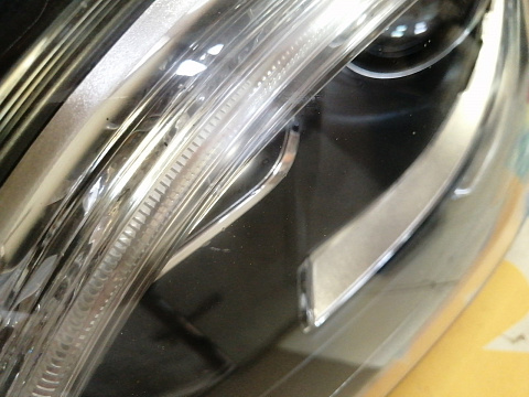 Фотография детали AA026225; Фара левая адаптивный ксенон, светодиодная (A1668207259) для Mercedes-Benz M-klasse III (W166) (2011-2015)/БУ; Оригинал; Р1, Мелкий дефект; . Фото номер 14
