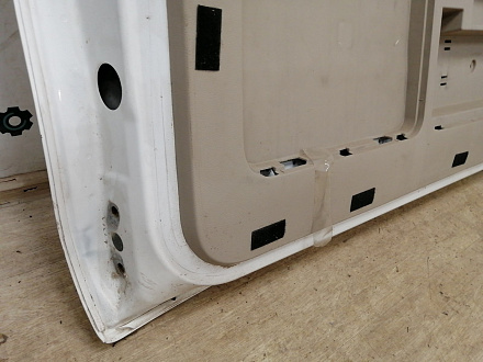 AA038269; Крышка багажника (67005-60F50) для Toyota Land Cruiser Prado 150 (2010 — 2013)/БУ; Оригинал; Р1, Мелкий дефект; 
