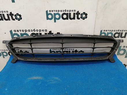 AA037577; Решетка переднего бампера (86561-1R000) для Hyundai Solaris/БУ; Оригинал; Р1, Мелкий дефект; 