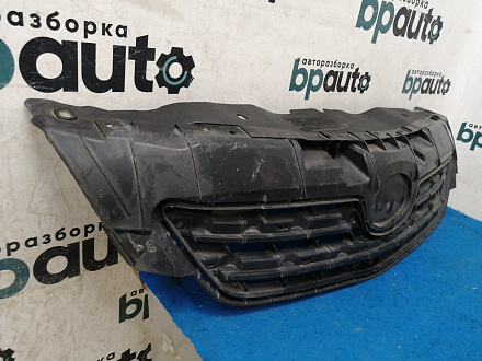 AA034667; Решетка радиатора, с хром полосками (53114-12100) для Toyota Corolla 150 (2006-2009)/БУ; Оригинал; Р1, Мелкий дефект; 