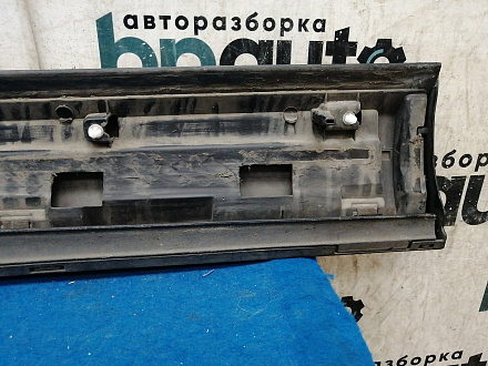 AA035376; Накладка передней правой двери, матовая (8U0 853 960 D) для Audi Q3 I (2011-2014)/БУ; Оригинал; Р1, Мелкий дефект; 