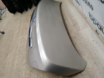 AA039140; Крышка багажника (H4300-EM1MA) для Nissan Tiida/БУ; Оригинал; Р1, Мелкий дефект; 