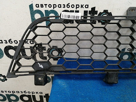 AA040830; Решетка переднего бампера (6402A124) для Mitsubishi Pajero Sport II (2008-2013)/БУ; Оригинал; Р1, Мелкий дефект; 