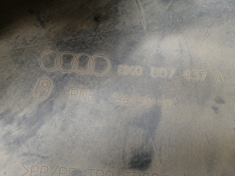 Фотография детали AA032202; Бампер передний; без паркт.; под омыват. (8K0 807 437 A) для Audi A4 B8/БУ; Оригинал; Р1, Мелкий дефект; . Фото номер 32